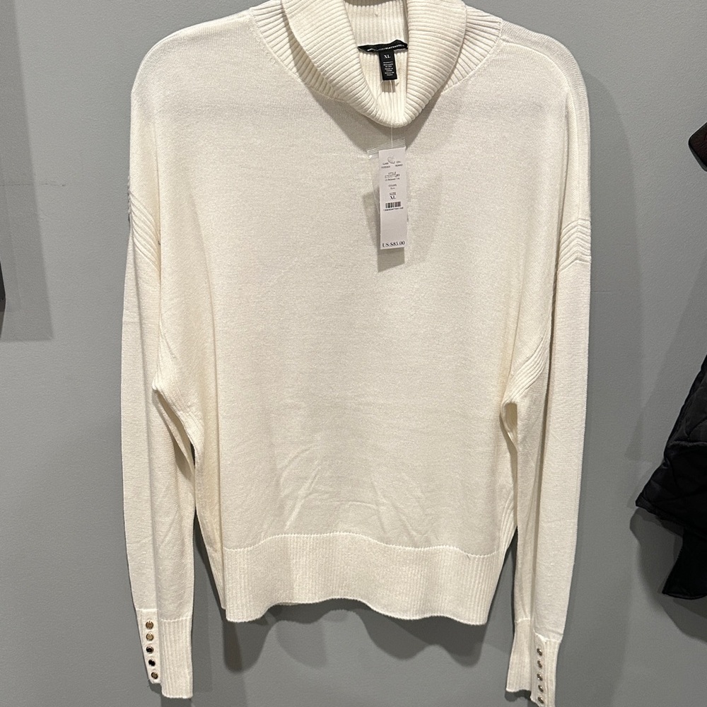 White House Black Market Ivory Ribbed Sweater